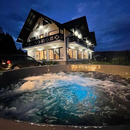 Hotel Conacul Muntii Bucovinei Câmpulung Moldovenesc Exterior foto