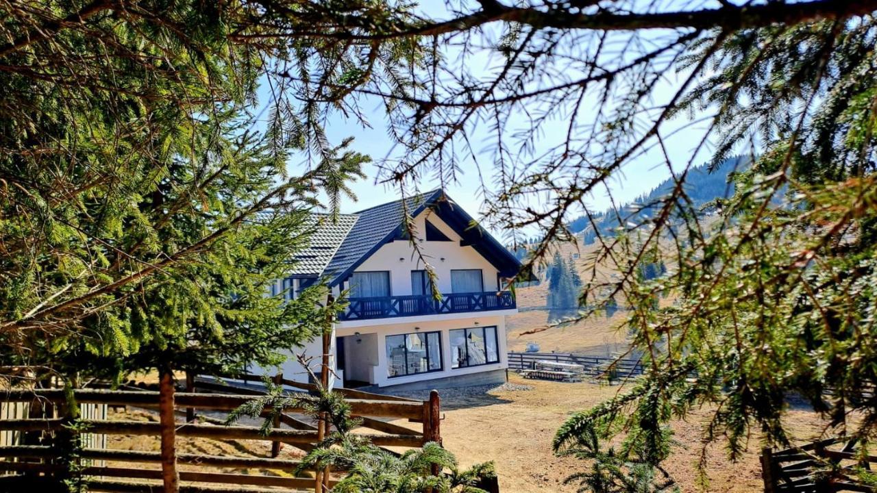 Hotel Conacul Muntii Bucovinei Câmpulung Moldovenesc Exterior foto
