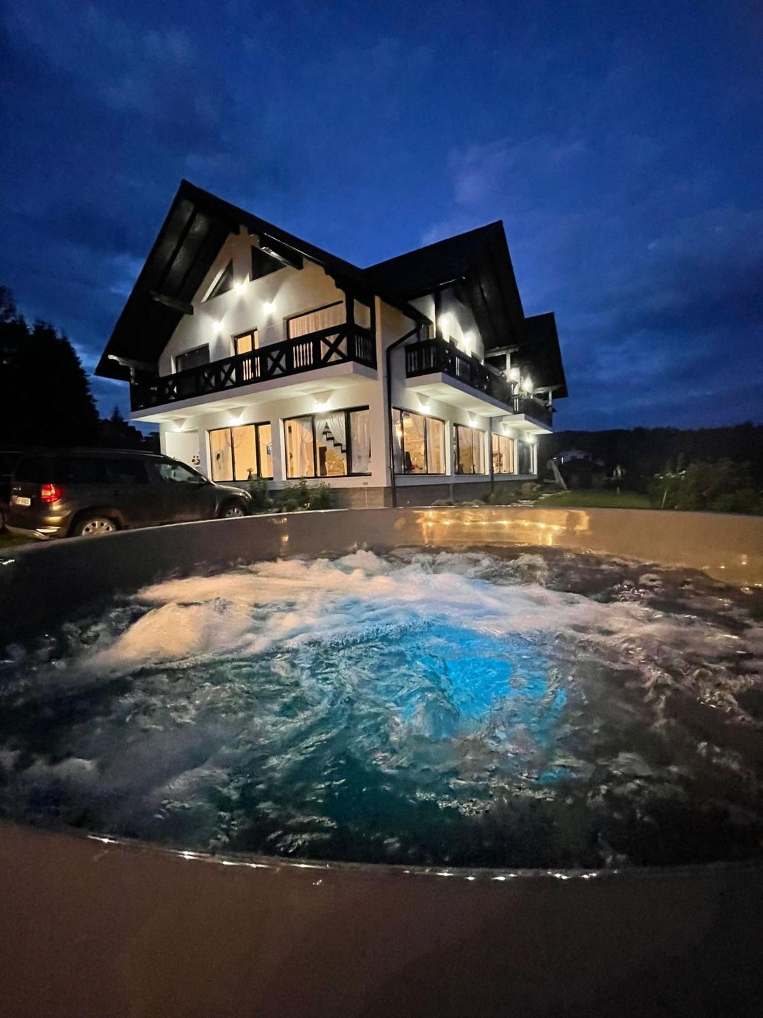 Hotel Conacul Muntii Bucovinei Câmpulung Moldovenesc Exterior foto